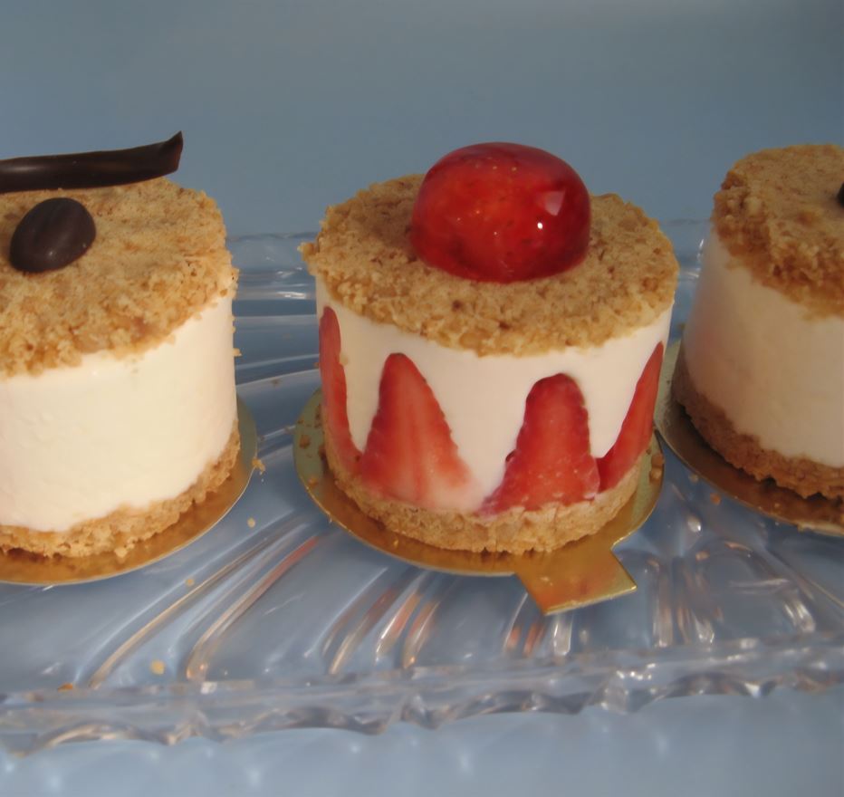 עוגת גבינה עם תכשיט