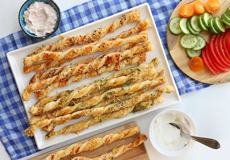 מקלונים מלוחים בשני טעמים