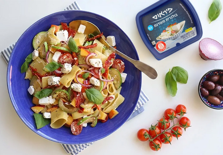 סלט עם פסטה וגבינת פרובטו