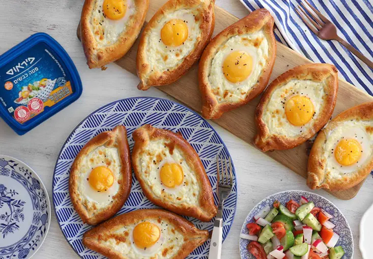 חצ׳פורי עם גבינת פטה