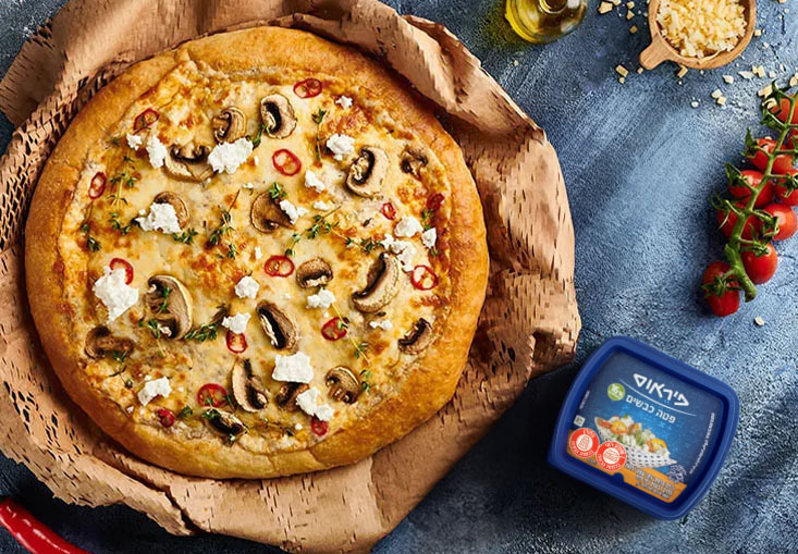 פיצה לבנה עם פטריות