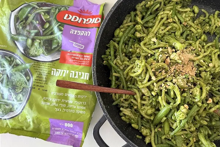 נודלס חגיגה ירוקה