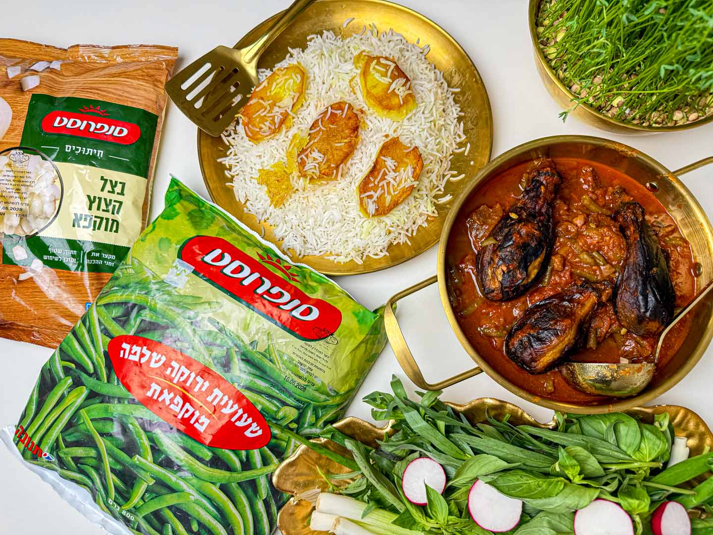 תבשיל מסורתי עם בשר שריר נימוח, חצילים והמון בצל ושעועית