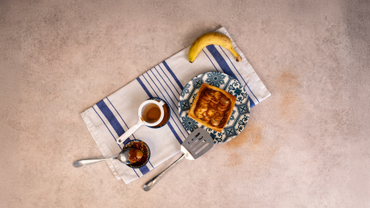 טוסט בננה ריבת חלב ובייבי מוצרלה