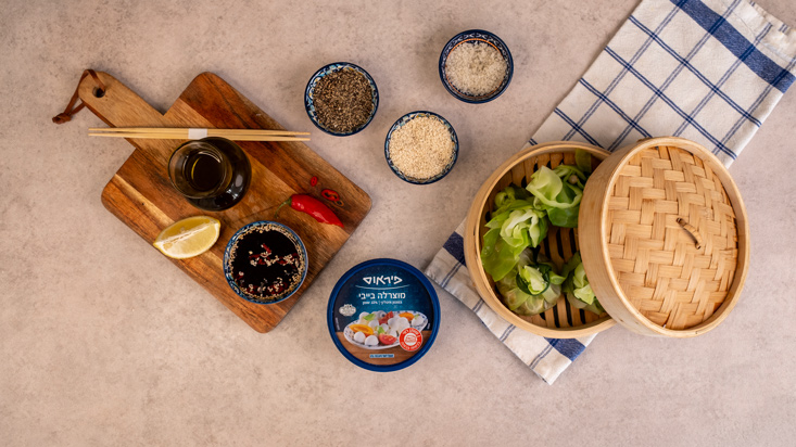 דים סאם כרוב במילוי בייבי מוצרלה בסיר אידוי