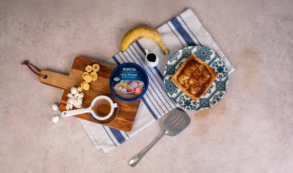 טוסט בננה ריבת חלב ובייבי מוצרלה