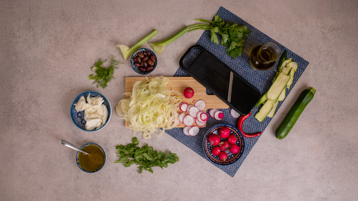 פורסים את הירקות