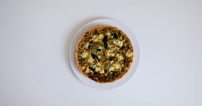 קיש תרד ויוגורט לאחר אפייה.