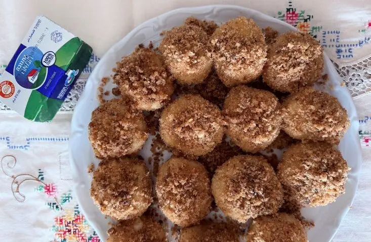 גומבוץ במילוי שזיפים