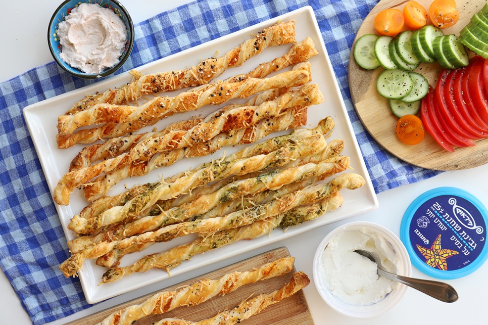מקלונים מלוחים בשני טעמים