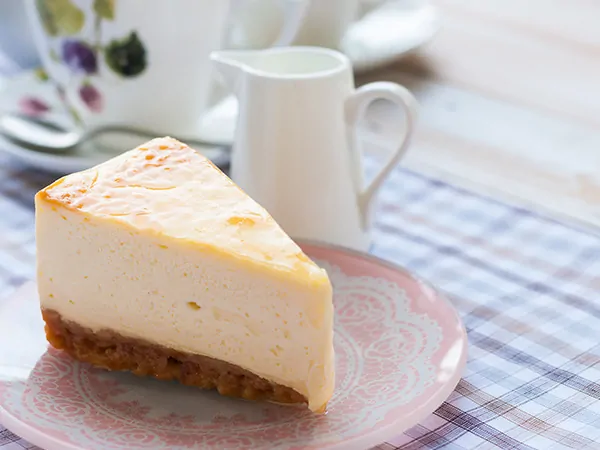 עוגת גבינה עם תחתית בצק פריך