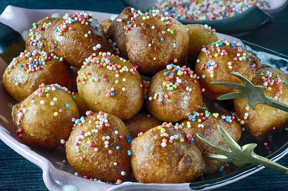 סופגניות אשל במייפל וסוכריות