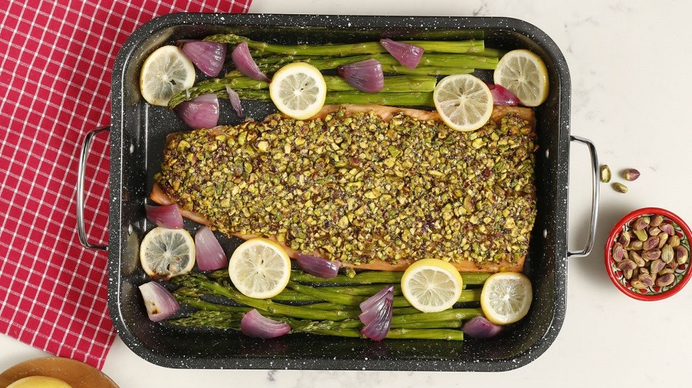 פילה סלמון בקראסט פיסטוקים