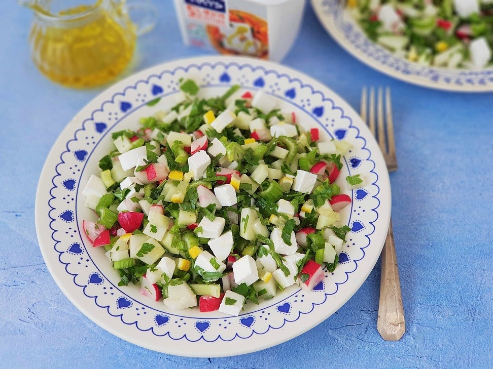 סלט קראנצ'י עם גבינת פרובטו