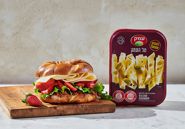 מתכון כריך מתוק עם גבינת טל העמק, פלפל קלוי וירקות